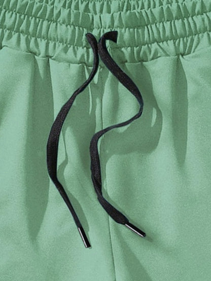 Men's solid color black fitness casual and stylish shorts in summer always still remain simple and fashionable with no prints