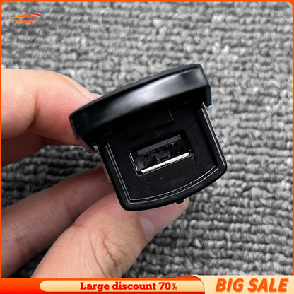 USB socket AUX IN socket for VW Golf convertible Polo/Derby/Vento IND Sharan Multivan Scirocco Alhambra 6C0 035 249 B 6C0035249B