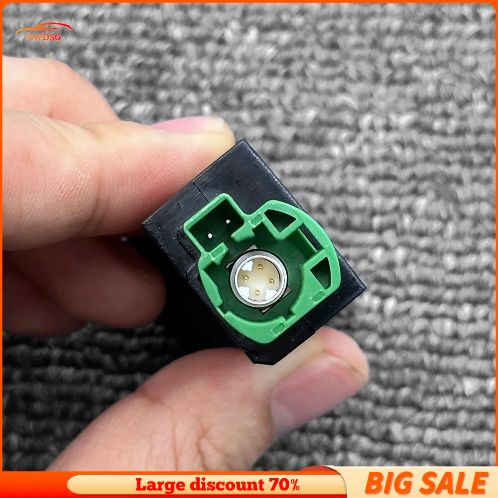 USB socket AUX IN socket for VW Golf convertible Polo/Derby/Vento IND Sharan Multivan Scirocco Alhambra 6C0 035 249 B 6C0035249B