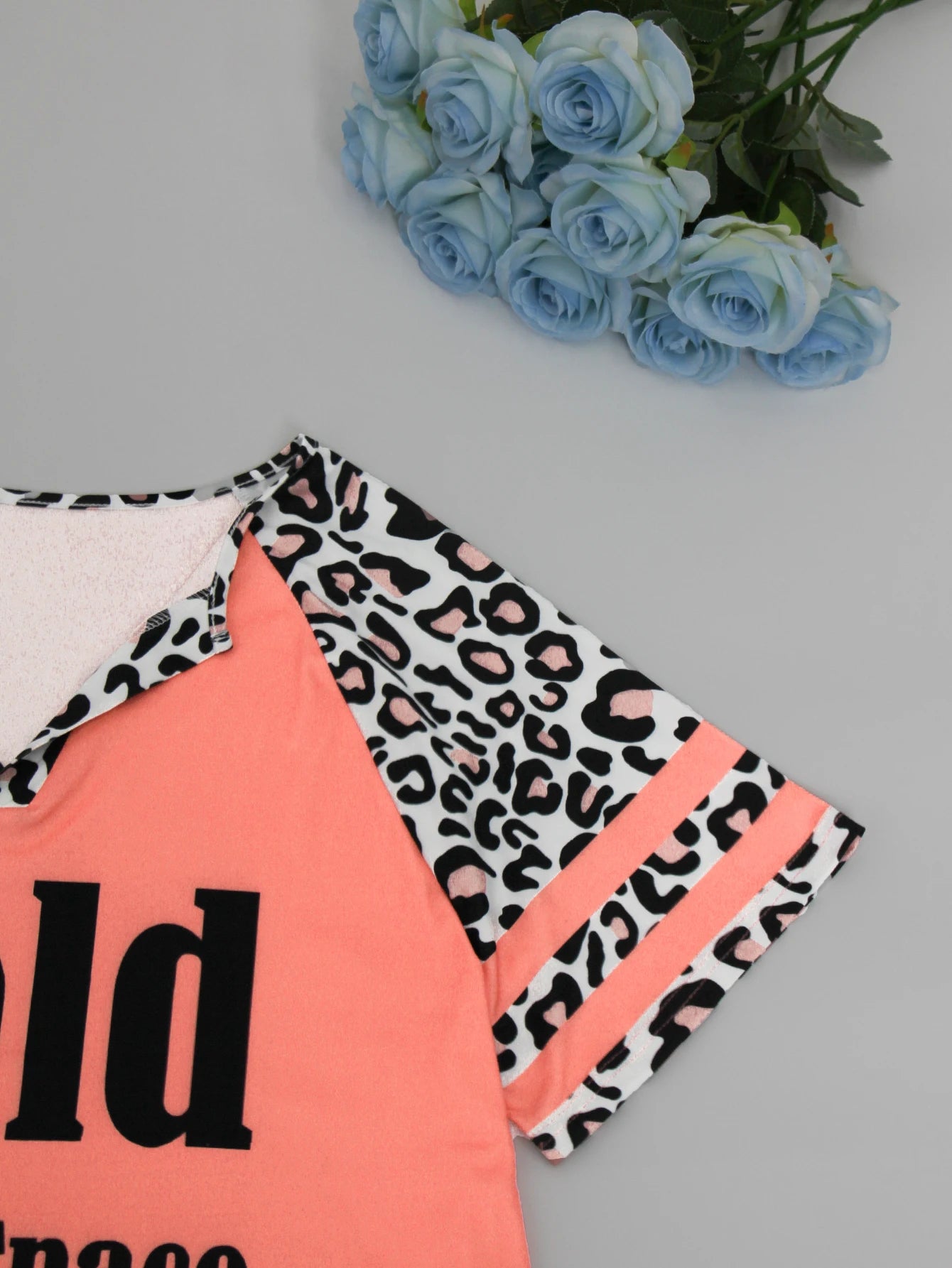 Plus size women's V-neck letter printed vacancies sleeve leopard striped top loose casual short-sleeved T-shirt