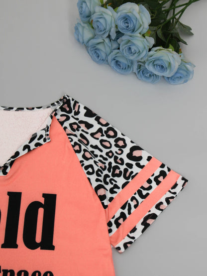 Plus size women's V-neck letter printed vacancies sleeve leopard striped top loose casual short-sleeved T-shirt