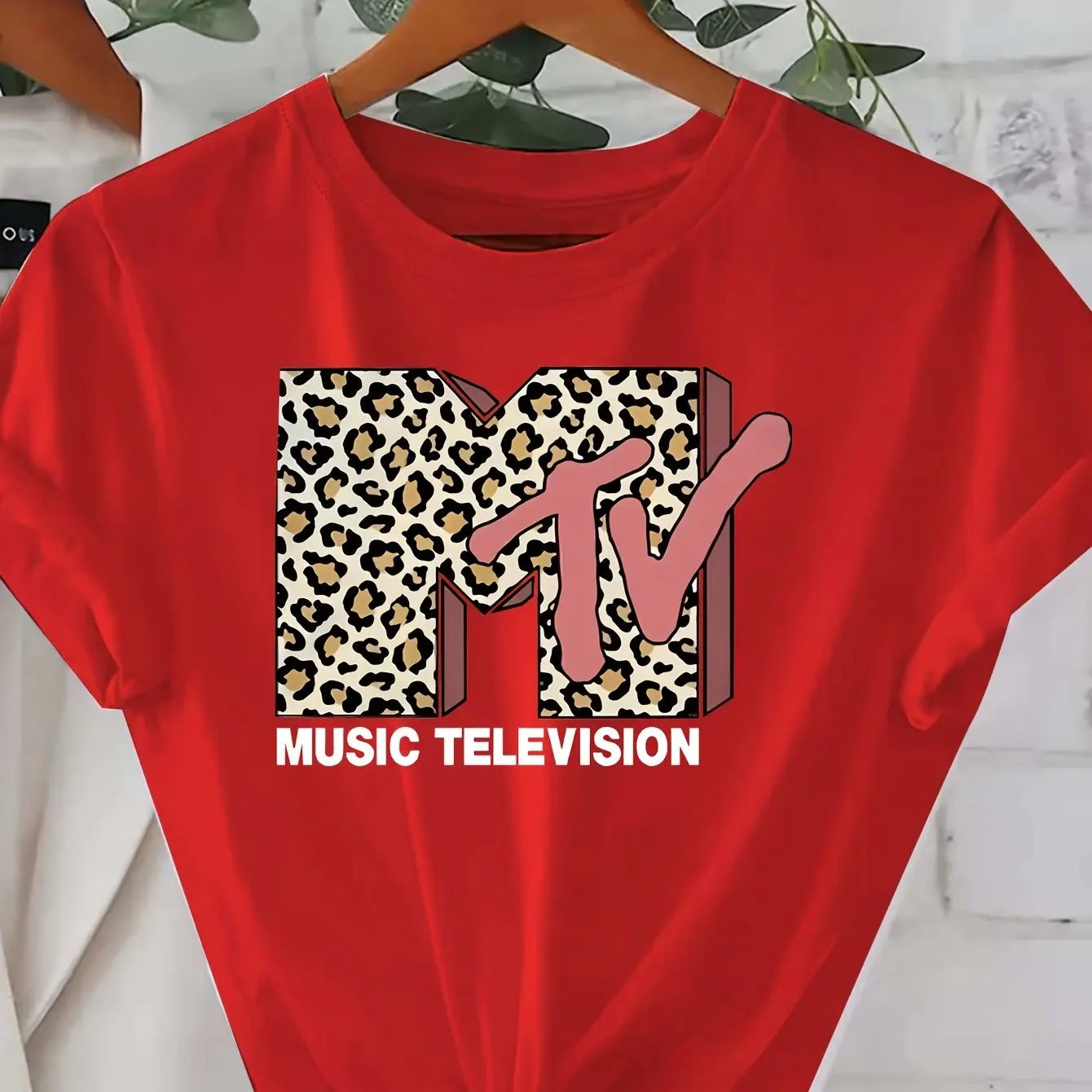 Summer women's MTV leopard print letter graphic print fashionable casual sports loose round neck short sleeved T-shirt top