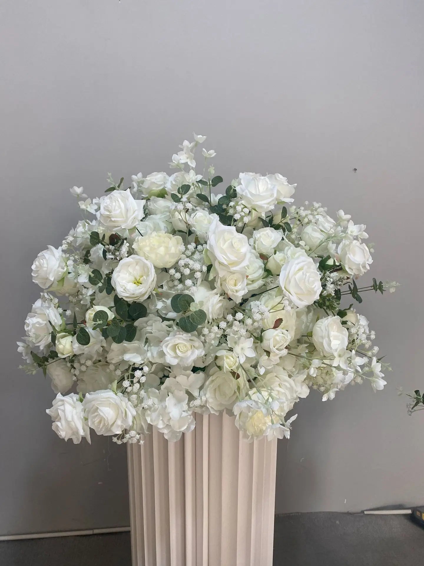 Customized hydrangea Rose Aritificial Flower Ball Road Leading White Silk Flower Ball Wedding Decoration Table Centrepiece decor
