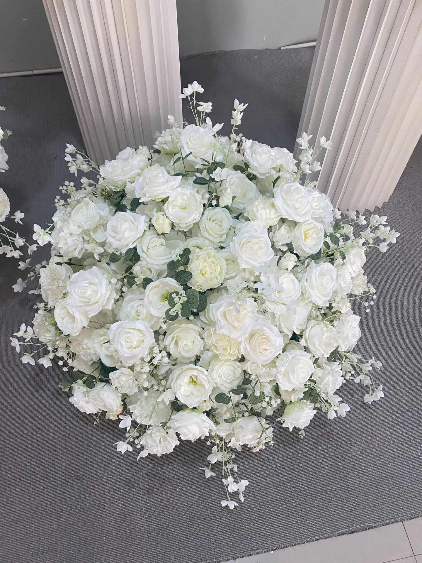 Customized hydrangea Rose Aritificial Flower Ball Road Leading White Silk Flower Ball Wedding Decoration Table Centrepiece decor